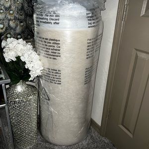 Brand new king size 10” memory foam mattress (it’s still wrapped in the plastic)
